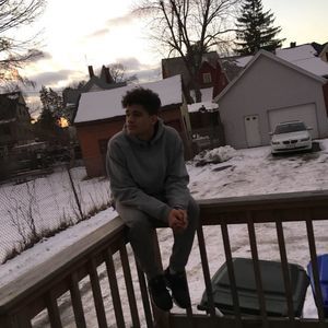 Meet your Posher, Carlos